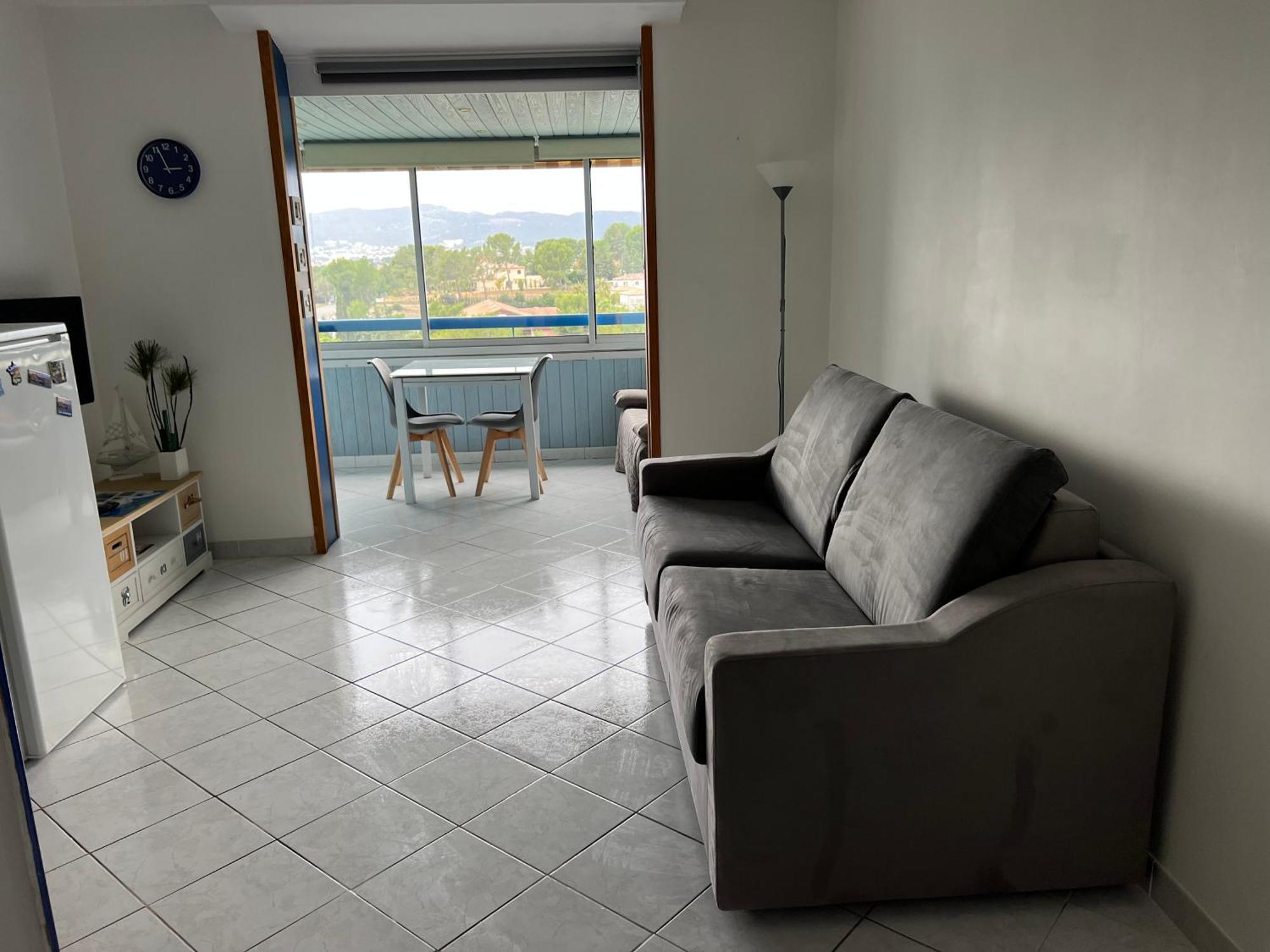 Apartment Vue Avec Garage
